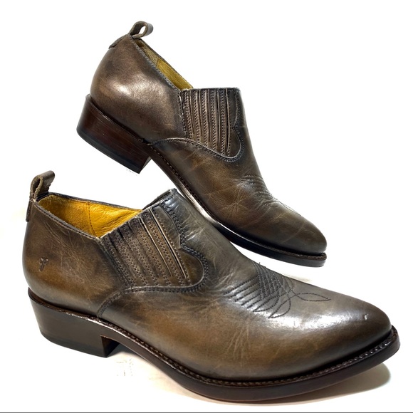 Frye • Billy Leather Ankle Bootie in Smoke Brown 8 - Picture 2 of 11